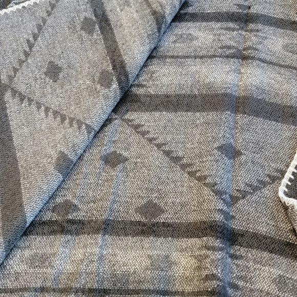 Express, womens, one size, poncho, gray, black, white - Picture 3 of 4